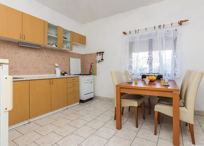 Three-bedroom In Nyaraló *