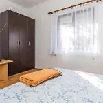 Three-bedroom In Semesterbostad *