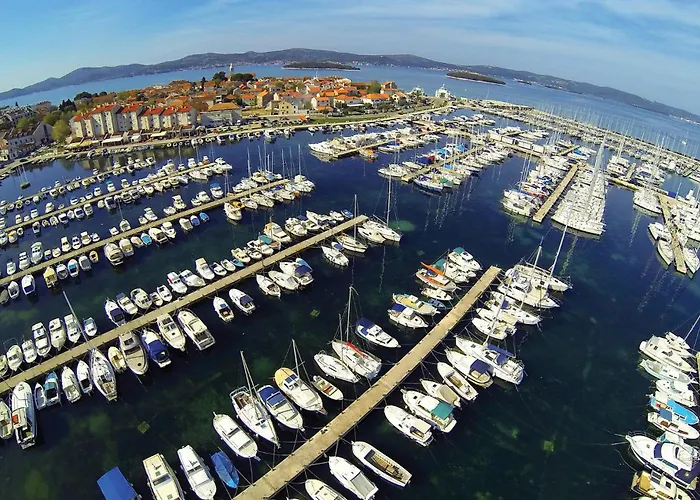 Three-bedroom In Дом отдыха Sikovo